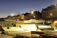 Le Skate park des quais de Bordeaux la nuit | Photo Bernard Tocheport