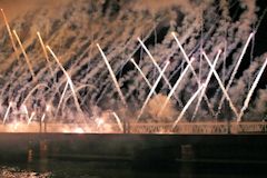 Feu d'artifice inauguration pont Garonne | photo 33-bordeaux.com