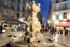 La fontaine de la place du Parlement à Bordeaux à l'heure bleue | Photo Bernard Tocheport
