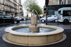 Jets d'eau pour les vestiges de la fontaine Retour d'Egypte cours Victor Hugo | Photo 33-bordeaux.com