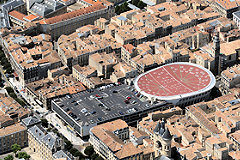 Vue aérienne de la Grosse Cloche et du parking Victor Hugo à Bordeaux | Photo Bernard Tocheport