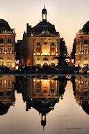 Bordeaux soleil couchant et reflets de la bourse dans le miroir d'eau | Photo Bernard Tocheport