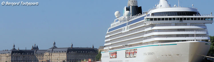 Navire de croisières Crystal Serenity à Bordeaux | photo Bernard Tocheport