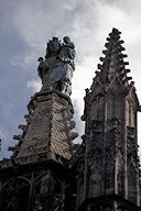 Bordeaux statue Notre Dame d'Aquitaine de couleur verte dans les années 1990 | Photo Bernard Tocheport