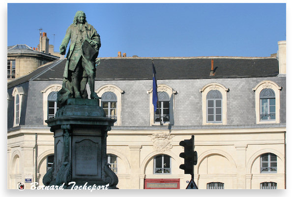 Place Tourny : statue de l'Intendant |  33-bordeaux.com