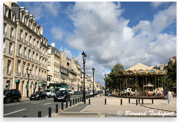 Sortie des Allées de Tourny vers place de la Comédie  : 33-bordeaux.com