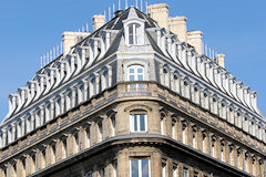 Allées de Tourny : angle de l'ancien Hôtel Gobineau qui abrite le CIVB | Photo 33-bordeaux.com