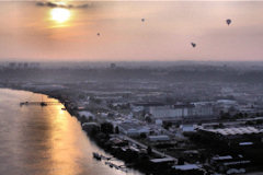 Photo aérienne de montgolfières au lever du soleil sur la Garonne | Photo Bernard Tocheport