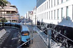 Tramway devant la Cité Municipale -  photo 33-bordeaux.com