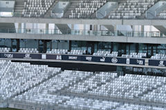 Tribunes et partenaires du Grand Stade de Bordeaux -  photo 33-bordeaux.com