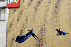 Ballet Tango Nomade sur la façade bâtiment Lego à Bordeaux | Photo Bernard Tocheport