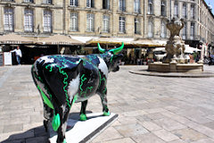 Cow Parade Bordeaux : Trans Humans hybride géographie, place du Parlement
