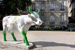 Cow Parade de Bordeaux : Baby Et Cow, Jardin Public