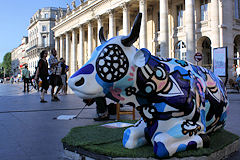 Cow Parade de Bordeaux : Marine, place de la Comédie