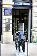 Cow Parade de Bordeaux : vache Meuhtrytis, Office de Tourisme