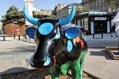 Cow Parade de Bordeaux : la ronde des quartiers de Bordeaux - Allées de Tourny