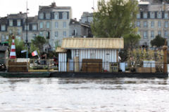 Evento 2011 :l'étrange maison flottante | 33-bordeaux.com