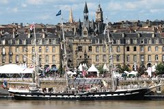 Belem et façade des quais à Bordeaux Fête du fleuve 2015 | 33-bordeaux.com