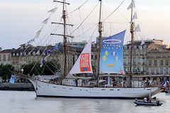 Le Marité au port de la lune pour Bordeaux Fête le fleuve | Photo Bernard Tocheport