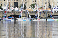 Les mâts de la Solitaire du Figaro et la Garonne en miroir d'eau | Photo Bernard Tocheport