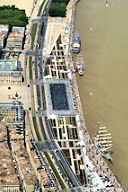 Photo aérienne de la fête du fleuve et des quais