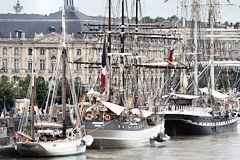 Bordeaux Fête le Vin Grands voiliers au ponton d'honneur | Photo Bernard Tocheport