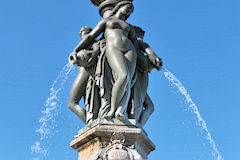 Euphrosyne, fontaine des 3 Grâce place de la bourse | Photo 33-bordeaux.com