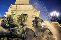Bordeaux jets d'eau et triomphe de la République de la fontaine des Girondins | Photo Bernard Tocheport  
