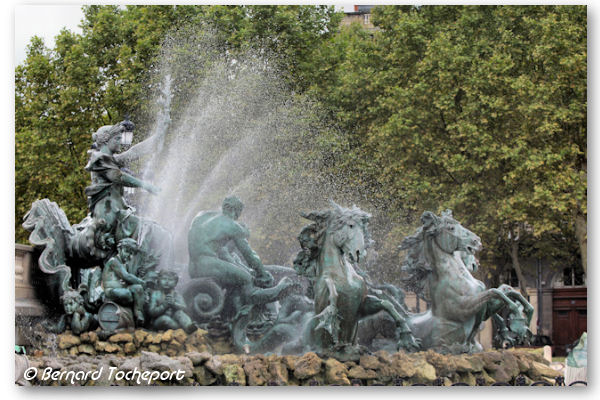 Bordeaux les chevaux de la fontaine des Girondins et le triomphe de la Concorde | Photo Bernard Tocheport