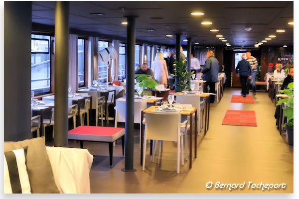 Bateau restaurant Sicambre à Bordeaux : 33-bordeaux.com
