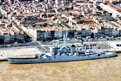 Photo aérienne du Croiseur Colbert à Bordeaux en 1999 | Photo 33-bordeaux.com