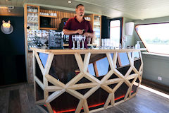 Bar du LUNA Yacht de Bordeaux | Photo Bernard Tocheport