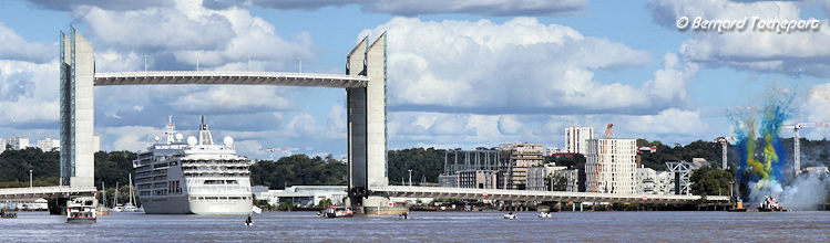 Millième levée pont Chaban Delmas navire Silver Spirit | Photo Bernard Tocheport