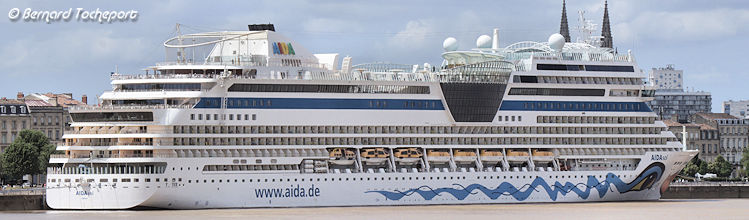 Aidasol navire de croisières à Bordeaux | photo Bernard Tocheport