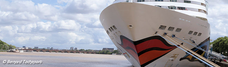 Aidasol navire de croisières en escale à Bordeaux | photo Bernard Tocheport