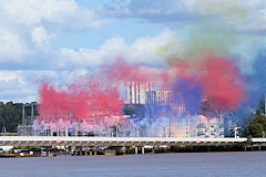 Fusée pyrotechniques pour la 1000ème levée du pont Chaban Delmas | Photo Bernard Tocheport