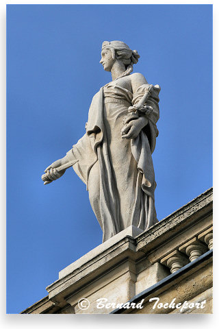 Melpomene muse de la Tragédie : 33-bordeaux.com