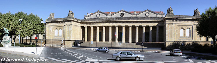 Photo panoramique de la place de la République à Bordeaux