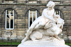 Statue Jeunesse et Chimère au Jardin public de Bordeaux | Photo Bernard Tocheport