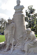 Buste et monument de Fernand Lafargue au Jardin public de Bordeaux | Photo Bernard Tocheport