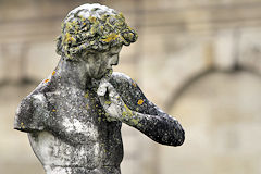 Détail monument du berger jouant de la flûte au Jardin public de Bordeaux | Photo Bernard Tocheport