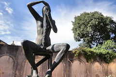 La Femme assise lavant sa chevelure de Bernd-Stocker au Jardin public de Bordeaux | Photo Bernard Tocheport