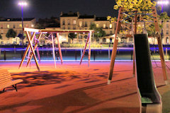 Bordeaux : ambiance nuit pour l'aire de jeux enfants