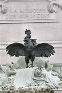 Le coq de Debrie au centre du monument aux Girondins | Photo 33-bordeaux.com