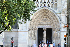 Portail de la Cathédrale de Bordeaux face à la rue Vital Carles | Photo Bernard Tocheport