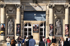 Bordeaux exposition et visiteurs du Palais Rohan | Photo Bernard Tocheport