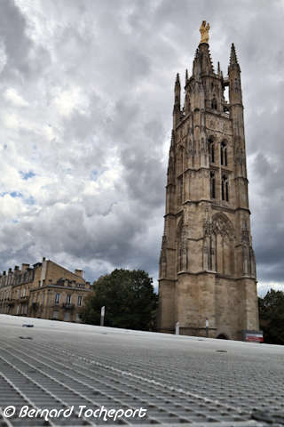 Bordeaux ciel d'orage et la tour Pey Berland | Photo Bernard Tocheport