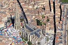 Bordeaux photo aérienne du marché Saint Michel et des Salinières | Photo Bernard Tocheport