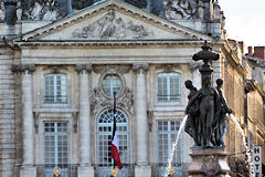 Bordeaux fontaine des 3 grâces devant le palais de la bourse | Photo Bernard Tocheport