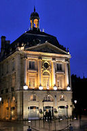 Bordeaux la place de la Bourse de nuit et le restaurant Le Gabriel | Photo Bernard Tocheport